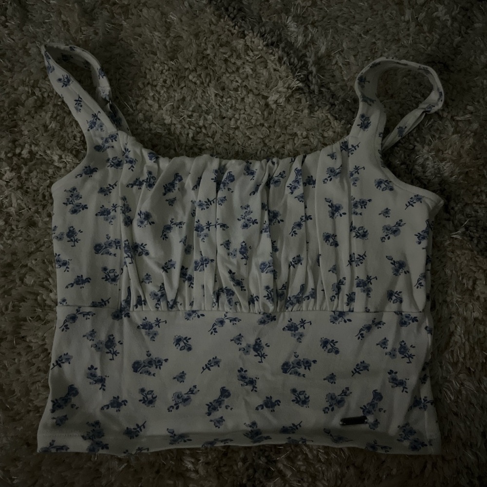 hollister white and blue crop top